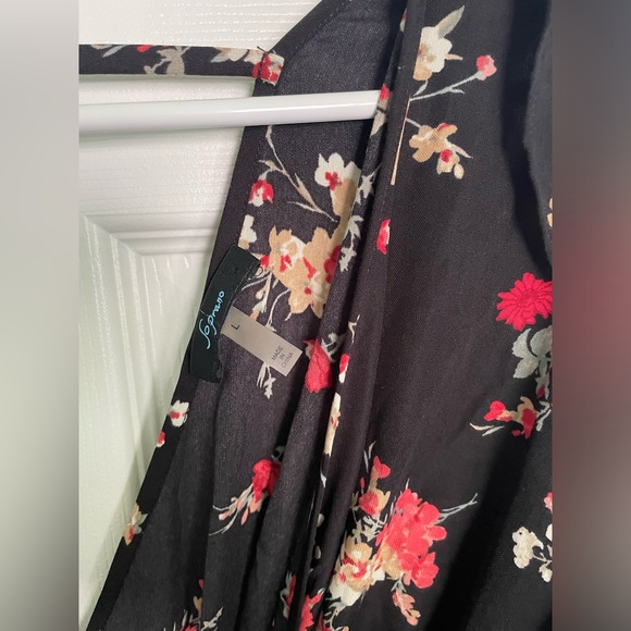 Soprano Black, Floral Maxi V-Neck Dress With Exposed, Ruffled Shoulder (Size: L) - Picture 3 of 4
